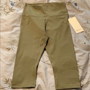 Lululemon Wunder Under HR 1/2 Tight